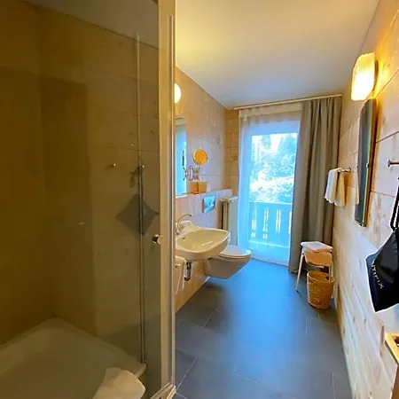 Hotel Gaestehaus Alpvital 3*